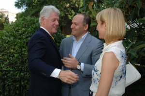Bill Clinton, Viktor Pinchuk, Elena Pinchuk (--pinchukfund.org)