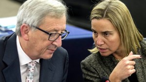 Jean-Claude Juncker and Federica Mogherini at the plenary session of the European Parliament in Strasbourg, January 13, 2015 (--Euranetplus-inside.eu)