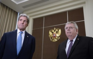 US Secretary of State John Kerry and US Ambassador to Russia John Tefft (--Alexei Nikolsky/Russian presidential press service/TASS)