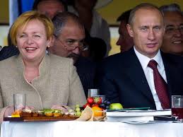 Vladimir Putin, Lyudmila Putina (--news.nationalpost.com)