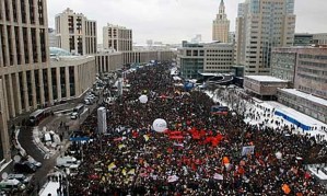 Demonstrators protest against election fraud claims, Moscow. (--Alexander Zemlianichenko/AP)