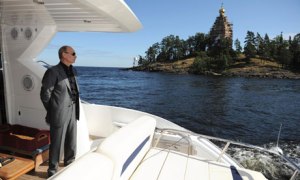 Vladimir Putin enjoys personal cruise (--theguardian.com)
