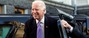 Joseph Biden arrives in Kiev (--Reuters/Valentyn Ogirenko)